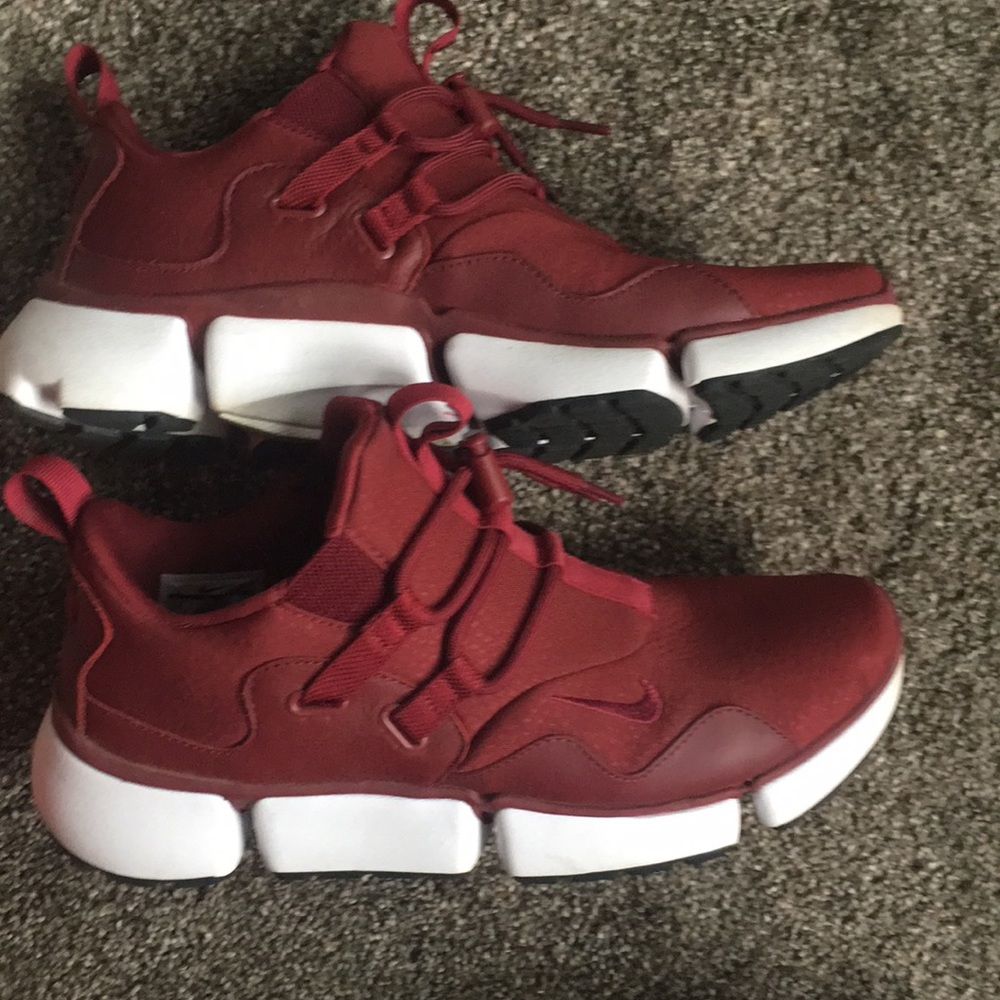 Nike sneakers **LIKE NEW**